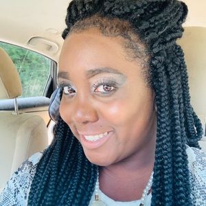 Meet your Posher, Ebony